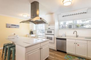 Happy Place - 210 - 55th - 1