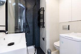 Easy & Comfortable, with balcony, very close to the center - Varsavia - 4