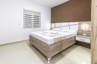 Apart-Hotel Prestige - Ulcinj - 3