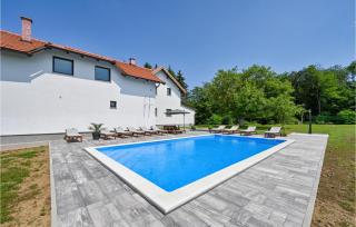 5 Bedroom Cozy Home In Desni Stefanki - Desni Štefanki - 9