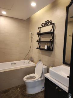 FLC SEA TOWER 3BR APARTMENT - 4