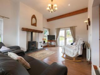 The Heights & Hollows Farmhouse, Saul, Downpatrick, SLEEPS 14 - Downpatrick - 5
