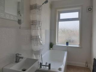 Cosy 2 Bedroom City House with 2 Bathrooms - Norwich - 3
