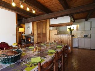 Maison de charme en pierres avec jardin, cheminées et jeux pour enfants, proche forêt du Meygal - FR-1-582-245 - Araules - 7