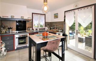 Awesome Home In Bédarrides - 8