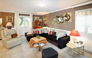 Awesome Home In Bédarrides - 7