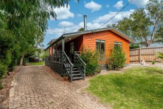 Wavelength Free Wifi and Pet Friendly outside only - Inverloch - 0