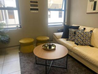 Stylish Dante’s 1-bedroom condo free Wifi & Cinema - 2