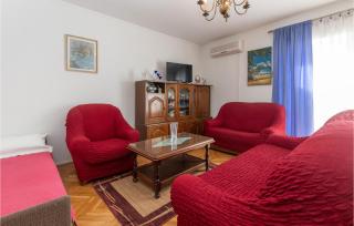 Cozy Apartment In Novi Vinodolski - 9