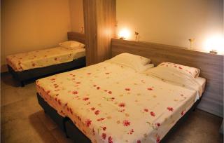 1 Bedroom Lovely Home In Retranchement - Retranchement - 3