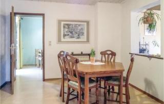 2 Bedroom Cozy Apartment In Duppach - 9