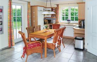 Nice Home In Ahrenshagen Ot Tribohm - 6