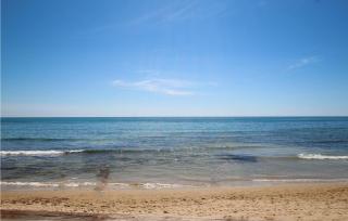 Beautiful Apartment In Torrevieja - Torrevieja - 4