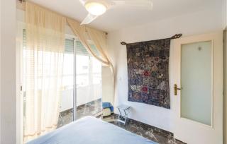 Stunning Apartment In Torrevieja - 2