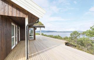 4 Bedroom Lovely Home In Kvisvik - 4