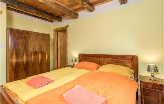 Amazing Home In Veprinac - 9
