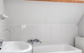 Awesome Home In Wemeldinge With Kitchen - 3