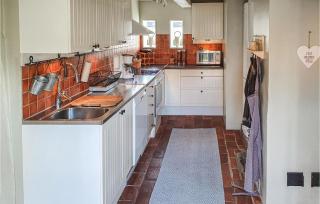 3 Bedroom Awesome Home In Jonstorp - Jonstorp - 1