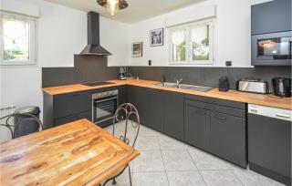 Nice Home In Eyguieres With Wifi - 8