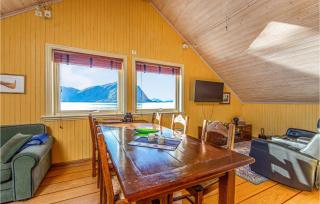 Beautiful Home In Hundeidvik - Hundeidvik - 8