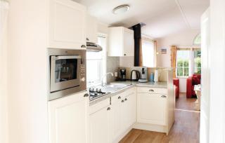 2 Bedroom Nice Home In Tzummarum - 5