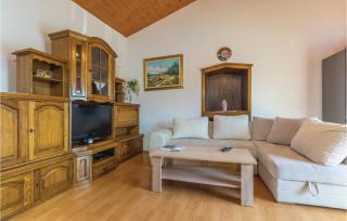 2 Bedroom Lovely Apartment In Nedescina - Nedeščina - 8