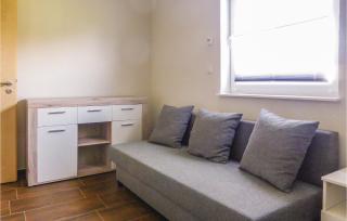Nice Home In Aue-Bad Schlema With Wifi - Bad Schlema - 1