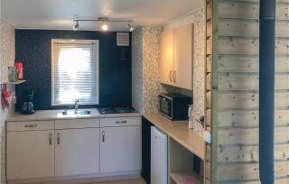 2 Bedroom Amazing Home In Tzummarum - Tzummarum - 9