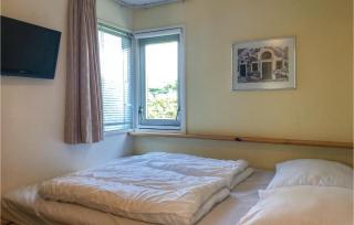 2 Bedroom Amazing Home In Tzummarum - Tzummarum - 8