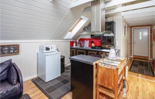 2 Bedroom Amazing Apartment In Vestnes - Vestnes - 6