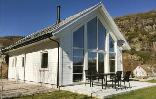 Four-Bedroom Holiday Home In Lyngdal - Lyngdal - 0