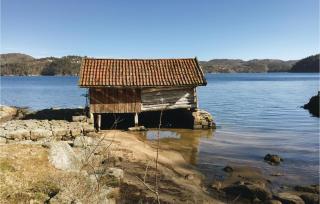 Four-Bedroom Holiday Home In Lyngdal - Lyngdal - 4