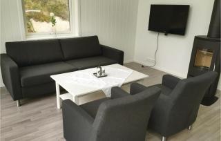 Four-Bedroom Holiday Home In Lyngdal - Lyngdal - 1