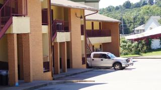 Holiday Lodge & Suites - McAlester - 1