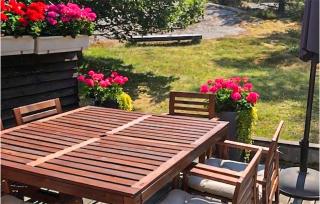 Four-Bedroom Holiday Home In Hjalteby - Hjälteby - 2