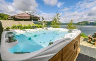 4 Bedroom Awesome Home In Farsund - Herad - 1