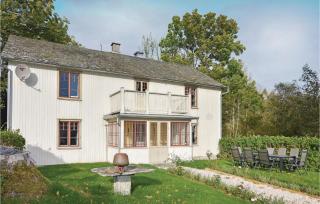 4 Bedroom Awesome Home In Mellerud - 0
