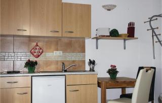 1 Bedroom Gorgeous Home In Fuhlendorf - Fuhlendorf - 3