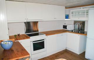 Beautiful Apartment In Skärhamn - Skärhamn - 1