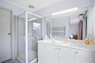 Bristol Beach House - BYO Linen - 2