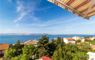 Gorgeous Apartment In Novi Vinodolski - 9