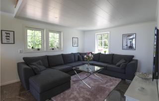 Nice Home In Sjötorp With Kitchen - Sjötorp - 9