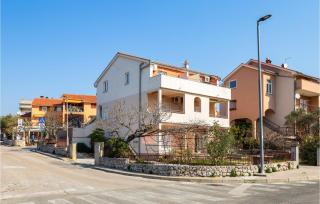 Nice Apartment In Cres With Wifi - 3