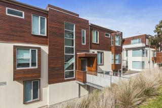 Point Grey Apartment 13 - Lorne - 7