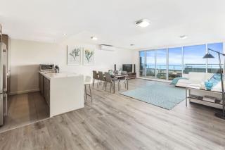 Point Grey Apartment 13 - Lorne - 5