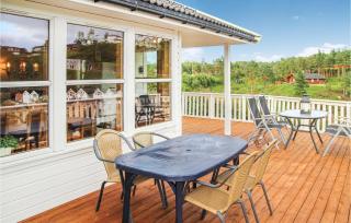Amazing Home In Auklandshamn With Sauna - Vestvik - 3