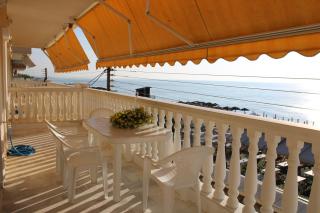 Olympic Beach Rooms - 5