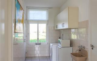 Lovely Home In Ovezande With Sauna - 4