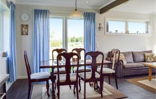 3 Bedroom Gorgeous Home In Strängnäs - Aspö - 1