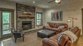 Bert's Hideaway - Blue Ridge - 1